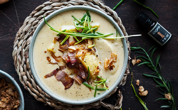 Cremige Käsesuppe mit Kartoffeln und Rosmarin 