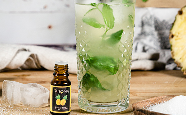 Sommerlicher Ananas Mojito Cocktail