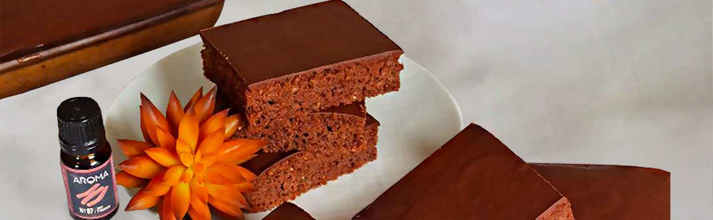 Einfacher Blechkuchen aus Zucchini und Schokolade.